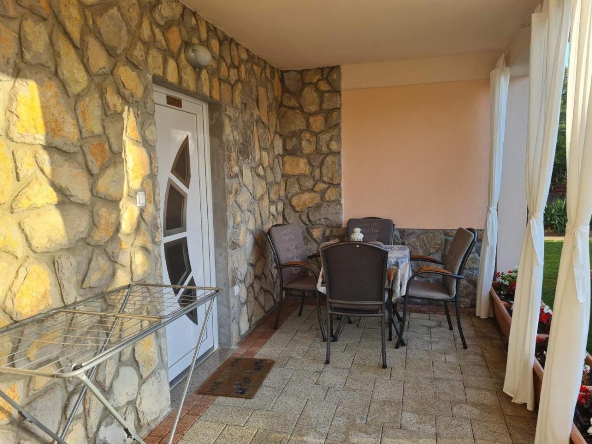 Apartman Ruza Veglia Exterior foto