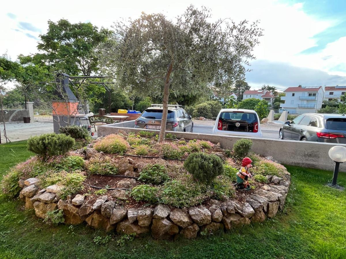 Apartman Ruza Veglia Exterior foto