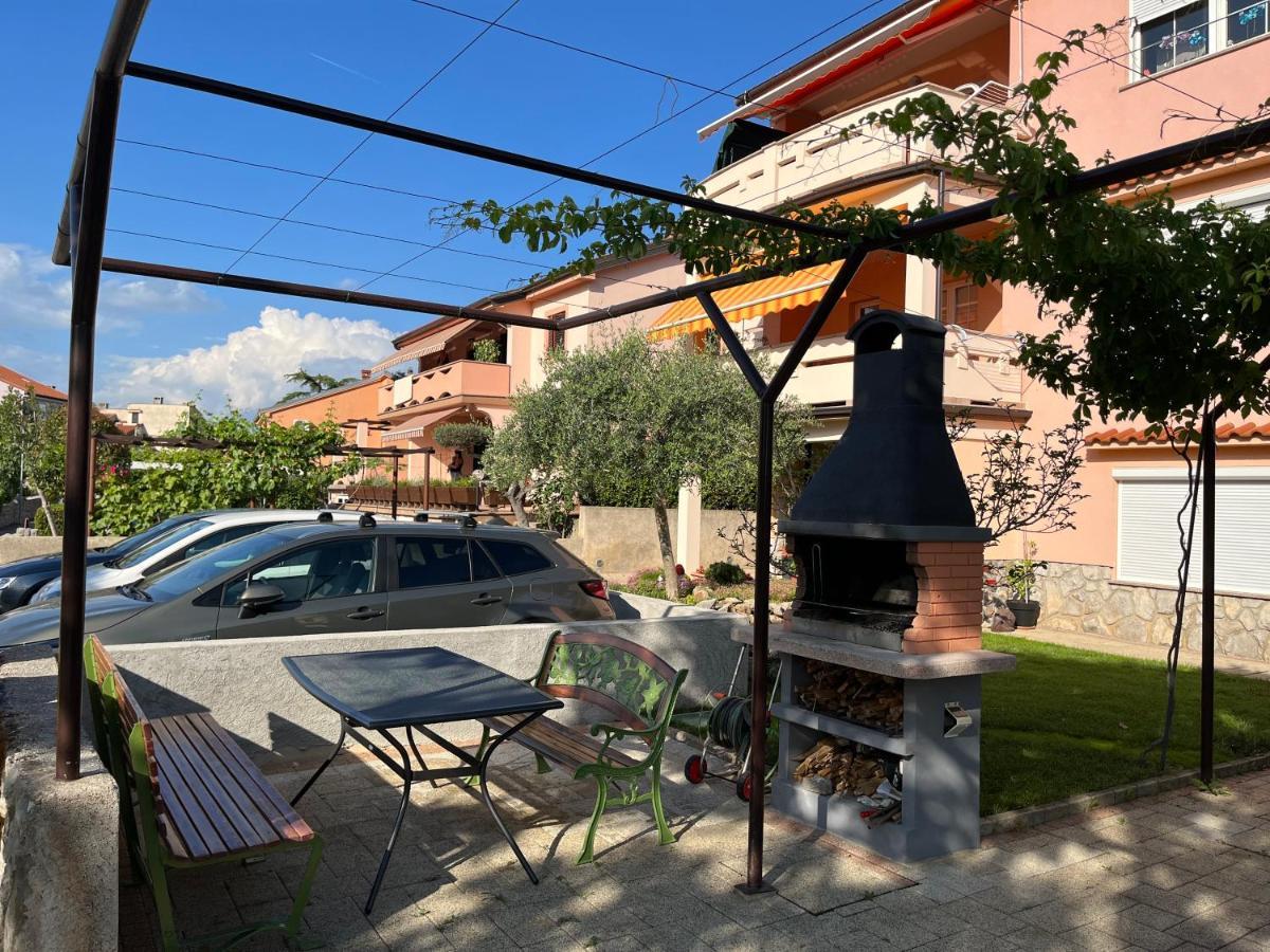 Apartman Ruza Veglia Exterior foto